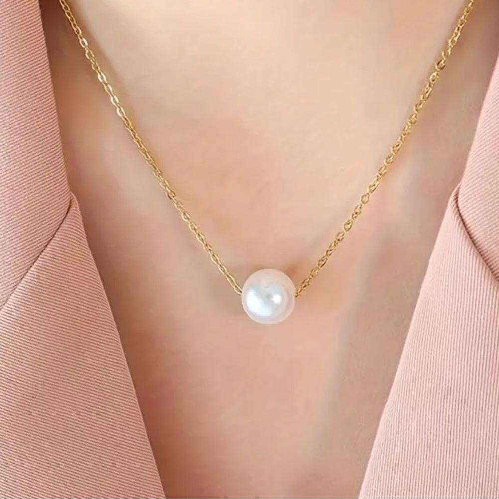 Gold Pearl Pendant Necklace - Elegant Single Pearl Necklace